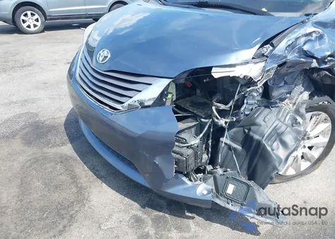 2016 Toyota Sienna Xle 7 Passenger z USA, uszkodzony, nr VIN 5TDDK3DC1GS137831